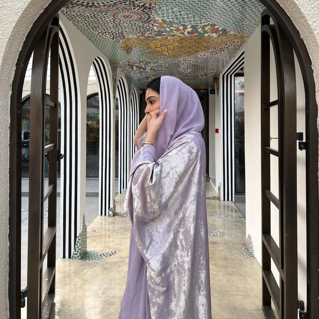 Luxury Satin Batwing Abaya Kimono – Shiny Open Front Maxi Kaftan for Ramadan, Eid & Evening Wear