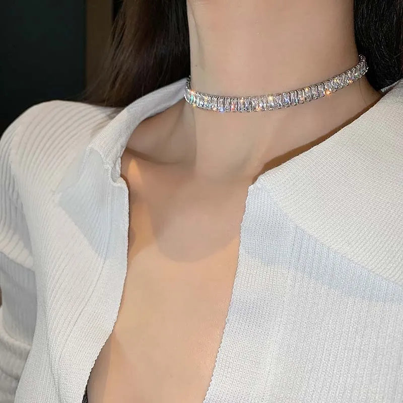 Collier ras-de-cou carré en zircon brillant de luxe pour femme – Bijou en cristal exquis, cadeau idéal pour les mariages, les fêtes et le quotidien