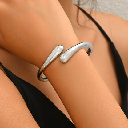 Trendy Geometric Twisted Upper Arm Cuff Bracelet – Adjustable Water Drop Bangle for Women