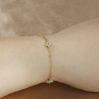 Collier trèfle à quatre feuilles plaqué or 18 carats pour femme – Acier inoxydable avec détails en zircone | Cadeau bijou de luxe