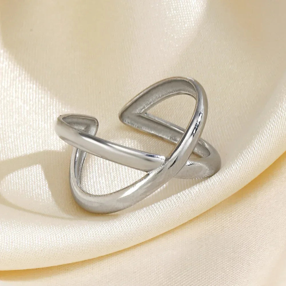 Bague cocktail géométrique Elariah en acier inoxydable plaqué or 14 carats – Bague de soirée audacieuse pour femme