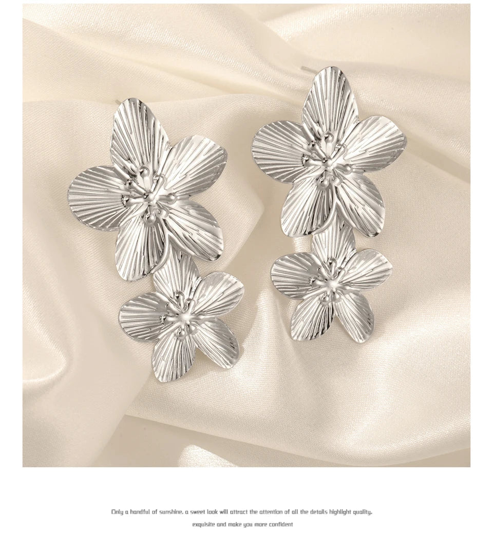 Pendientes Unift Vintage con diseño de flores para mujer: joyas bohemias de acero inoxidable chapado en oro de 14 quilates.