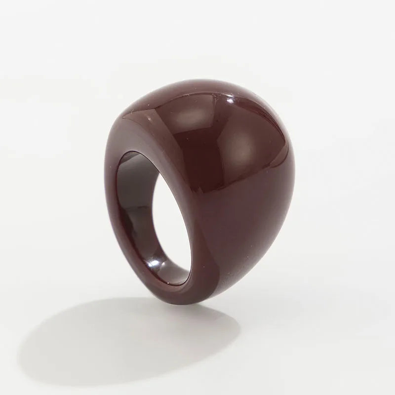 Bague vintage irrégulière en résine acrylique pour femme – Bague bohème géométrique tendance, bijou de mode au design lisse et esthétique