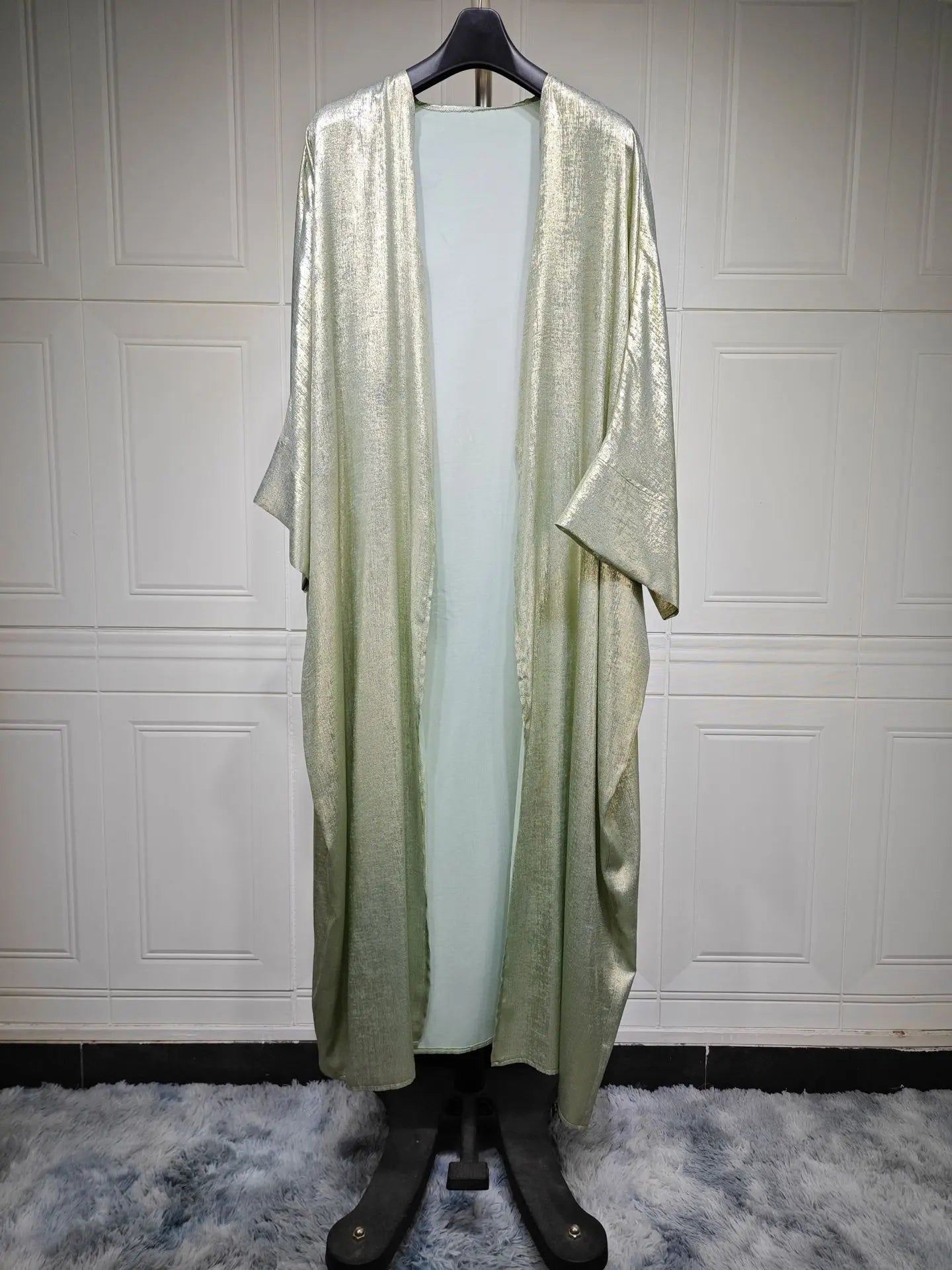 Luxury Satin Batwing Abaya Kimono – Shiny Open Front Maxi Kaftan for Ramadan, Eid & Evening Wear