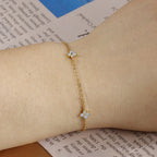 Collier trèfle à quatre feuilles plaqué or 18 carats pour femme – Acier inoxydable avec détails en zircone | Cadeau bijou de luxe