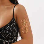 Brazalete ajustable de hojas y flores de inspiración punk: brazalete metálico llamativo para mujer.