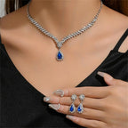 Ensemble luxueux collier et boucles d'oreilles goutte d'eau en cristal – Bijoux de mariée et de fête élégants
