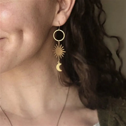 Gold Daisy Sunflower Hoop Earrings – Delicate Dangle Hoops for Women, Everyday & Gift Jewelry