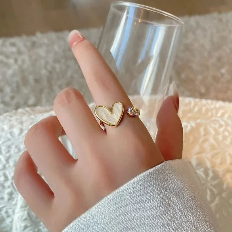 Bague Elariah ajustable en forme de cœur pour femme – Bague cocktail papillon vintage en zircon et perle | Bijou romantique pour mariage et soirée