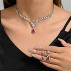 Ensemble luxueux collier et boucles d'oreilles goutte d'eau en cristal – Bijoux de mariée et de fête élégants
