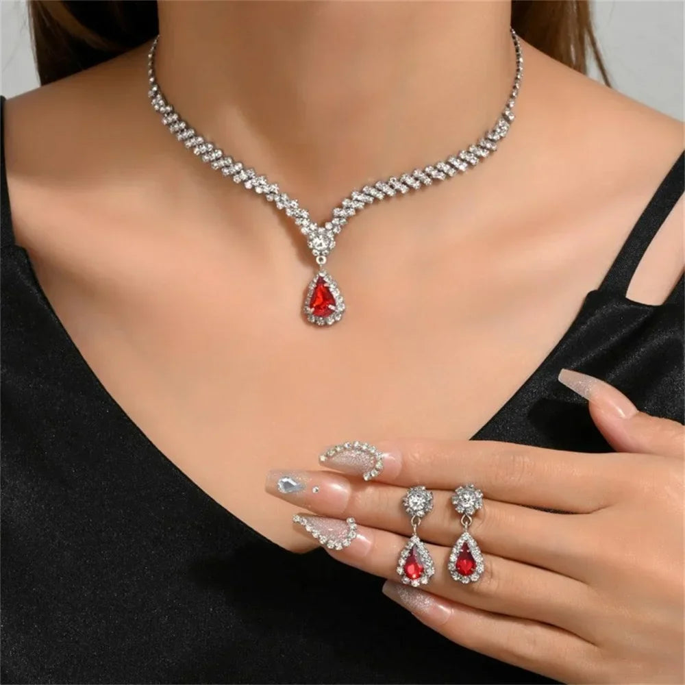 Ensemble luxueux collier et boucles d'oreilles goutte d'eau en cristal – Bijoux de mariée et de fête élégants