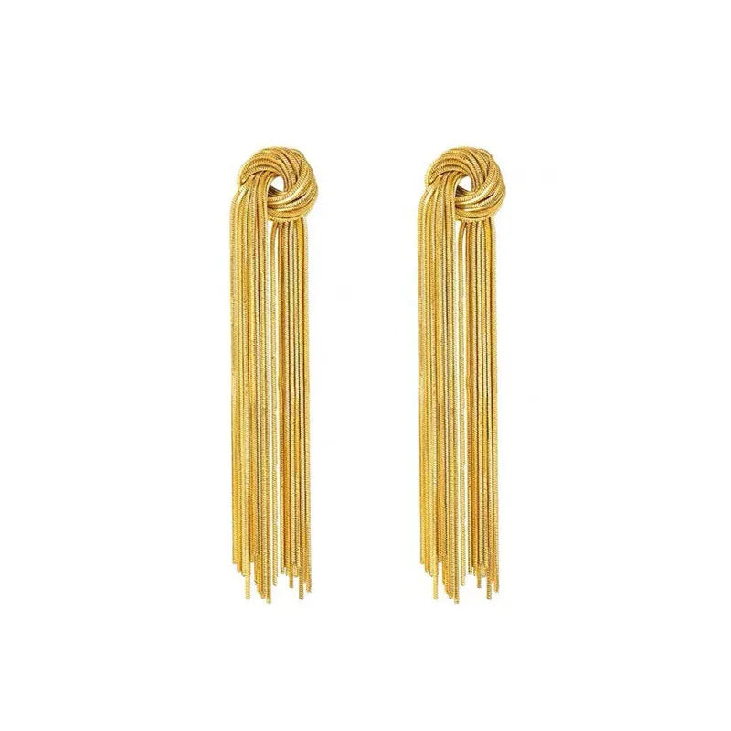Pendientes largos de borlas de lujo exagerados: joyería llamativa con cadena geométrica dorada