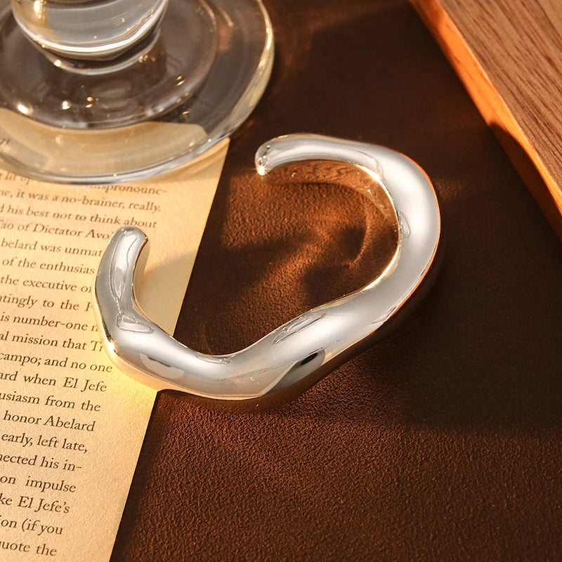 Bracelet jonc géométrique irrégulier pour femme – Bracelet tendance et audacieux, bijou manchette ouvert à la mode