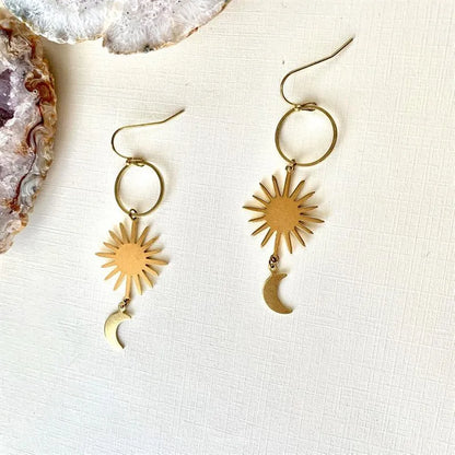 Gold Daisy Sunflower Hoop Earrings – Delicate Dangle Hoops for Women, Everyday & Gift Jewelry