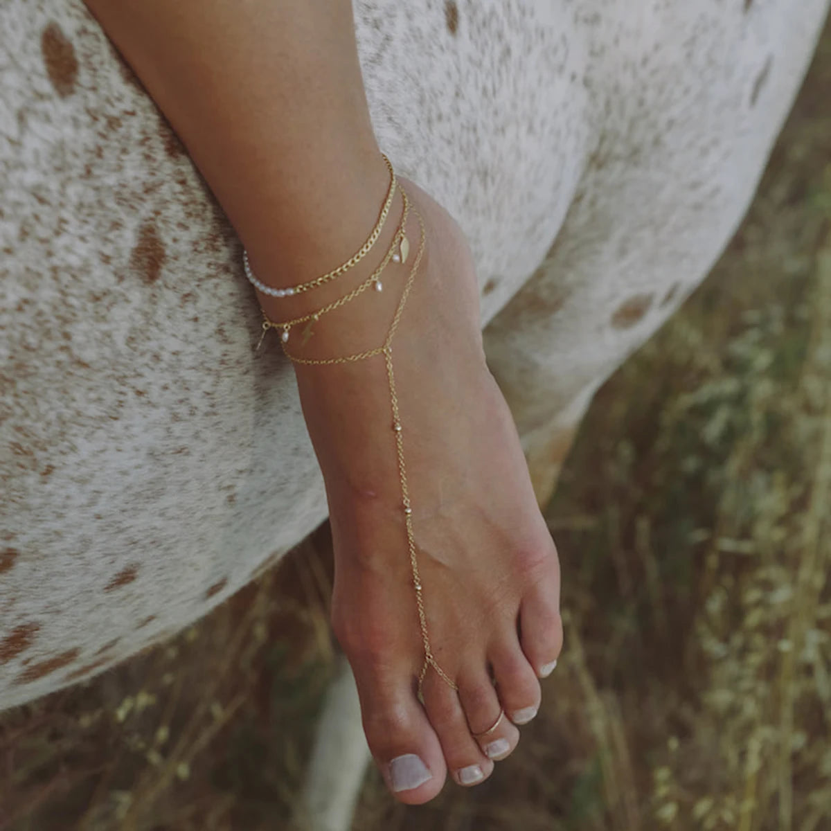 Bracelet de cheville classique en acier inoxydable et zircon cubique pour femme – Bracelet de cheville élégant à chaîne géométrique en cristal, bijou minimaliste d'été