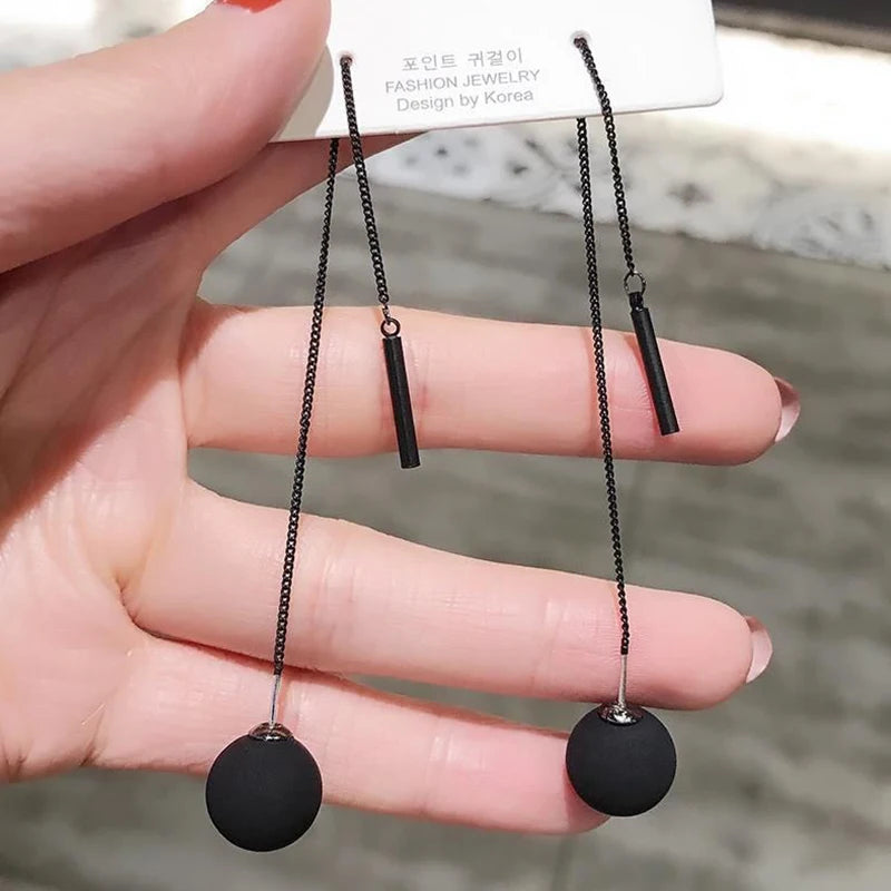 Boucles d'oreilles pendantes élégantes à longues pampilles et perles – Bijoux tendance en métal pour femmes