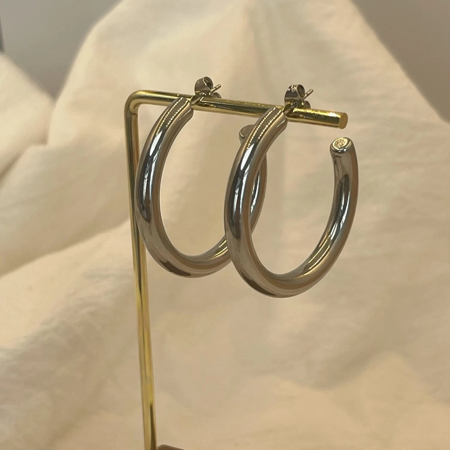 Boucles d'oreilles créoles classiques en acier inoxydable – Doré et argenté, 30/40/50 mm