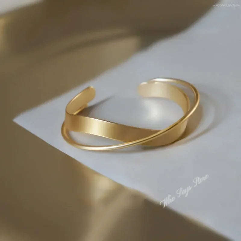 Bracelet Mobius en acier inoxydable plaqué or – Bracelet de luxe réglable pour femme