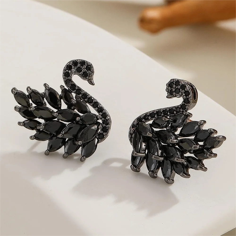 Boucles d'oreilles cygne en zircon pour femme – Boucles d'oreilles longues cygne en cuivre plaqué or serties de micro-pavés de zirconiums cubiques | Bijoux élégants style déesse