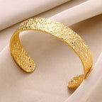 Brazalete vintage irregular de oro: brazalete abierto de acero inoxidable para mujer y hombre.