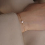 Collier trèfle à quatre feuilles plaqué or 18 carats pour femme – Acier inoxydable avec détails en zircone | Cadeau bijou de luxe