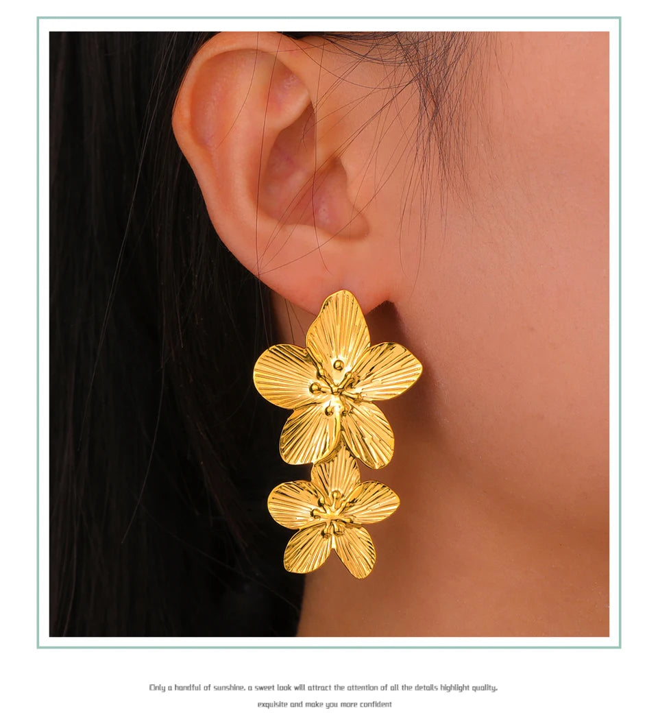 Pendientes Unift Vintage con diseño de flores para mujer: joyas bohemias de acero inoxidable chapado en oro de 14 quilates.