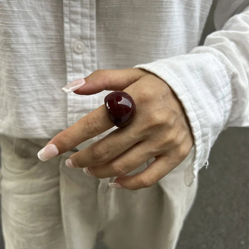 Bague vintage irrégulière en résine acrylique pour femme – Bague bohème géométrique tendance, bijou de mode au design lisse et esthétique