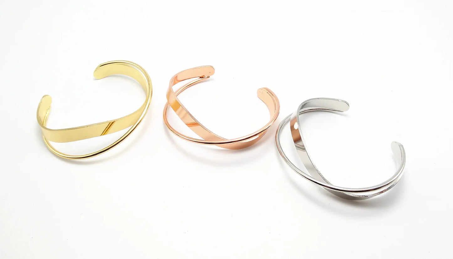 Gold Plated Mobius Stainless Steel Bracelet – Adjustable Women’s Luxury Bangle