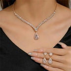 Ensemble luxueux collier et boucles d'oreilles goutte d'eau en cristal – Bijoux de mariée et de fête élégants