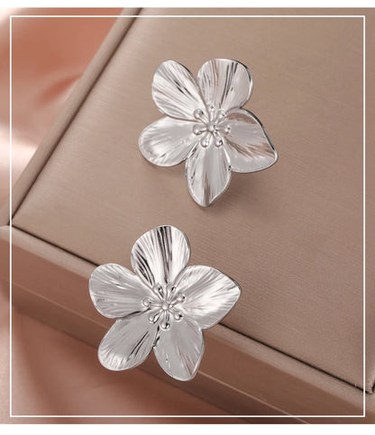 Unift Vintage Flower Stud Earrings for Women – Bohemian 14K Gold-Plated Stainless Steel Statement Jewelry