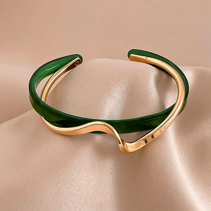 Bracelet jonc ouvert géométrique en acrylique blanc en forme de C pour femme – Bracelet manchette minimaliste en métal, bijou tendance moderne à offrir