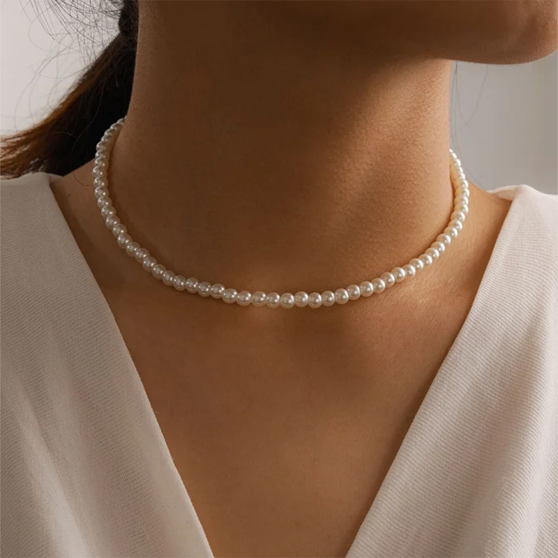 Collier ras du cou classique en perles d'imitation pour femme – Élégant collier de perles pour mariée et mariage