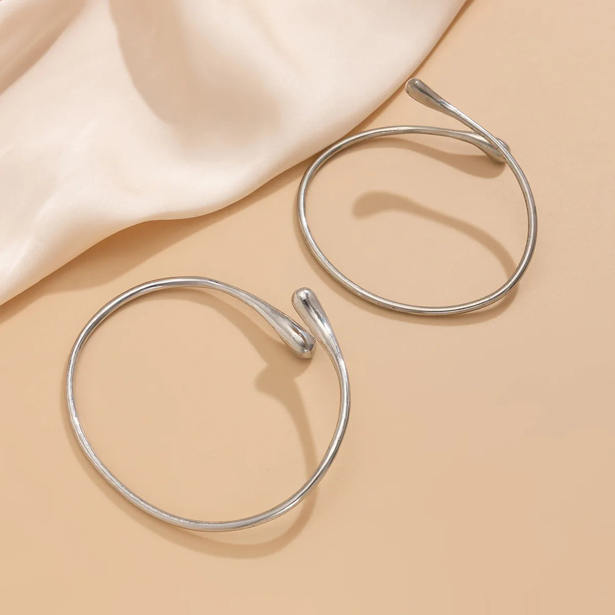 Vintage Water Drop Geometric Upper Arm Bracelet – Adjustable Cuff Bangle for Women