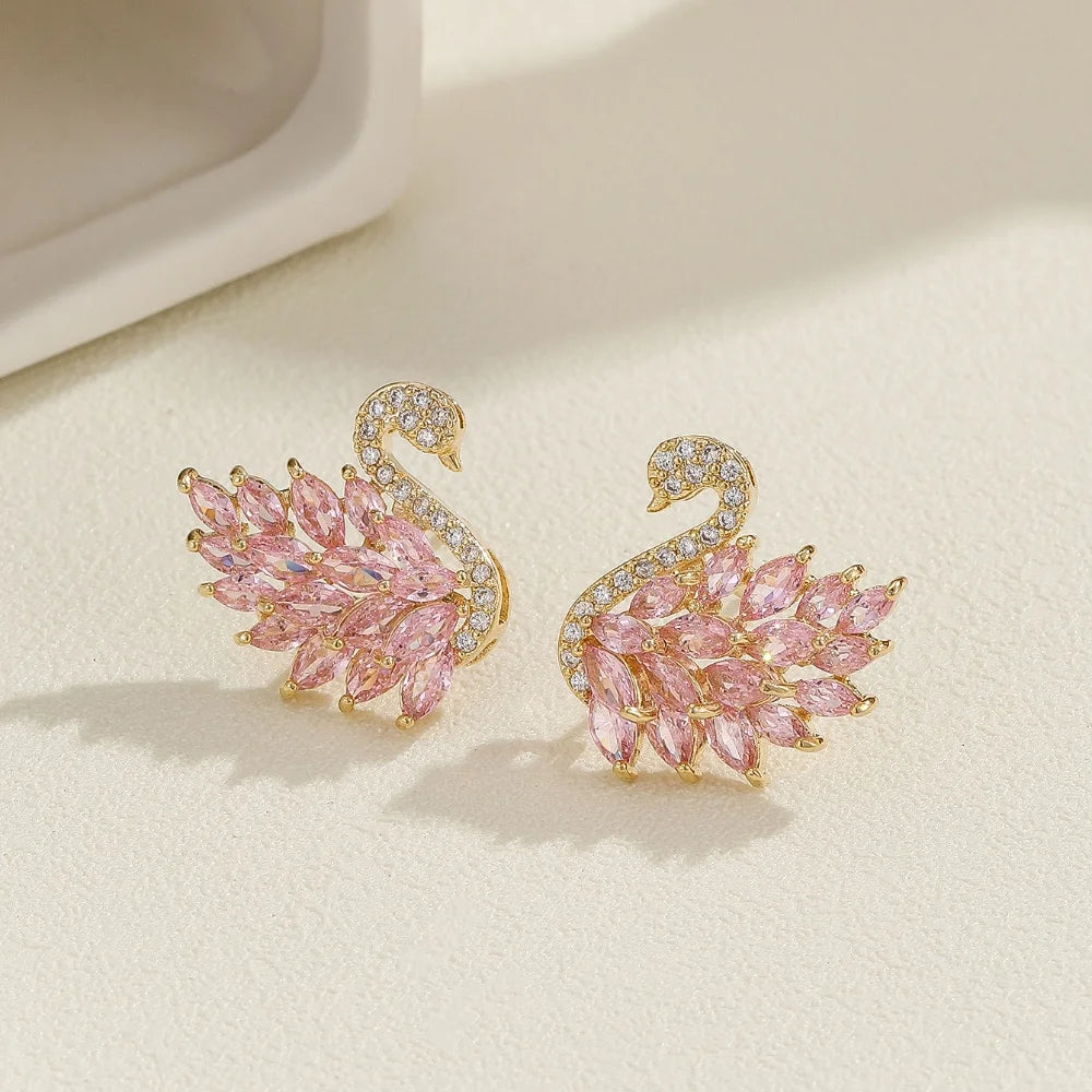 Boucles d'oreilles cygne en zircon pour femme – Boucles d'oreilles longues cygne en cuivre plaqué or serties de micro-pavés de zirconiums cubiques | Bijoux élégants style déesse