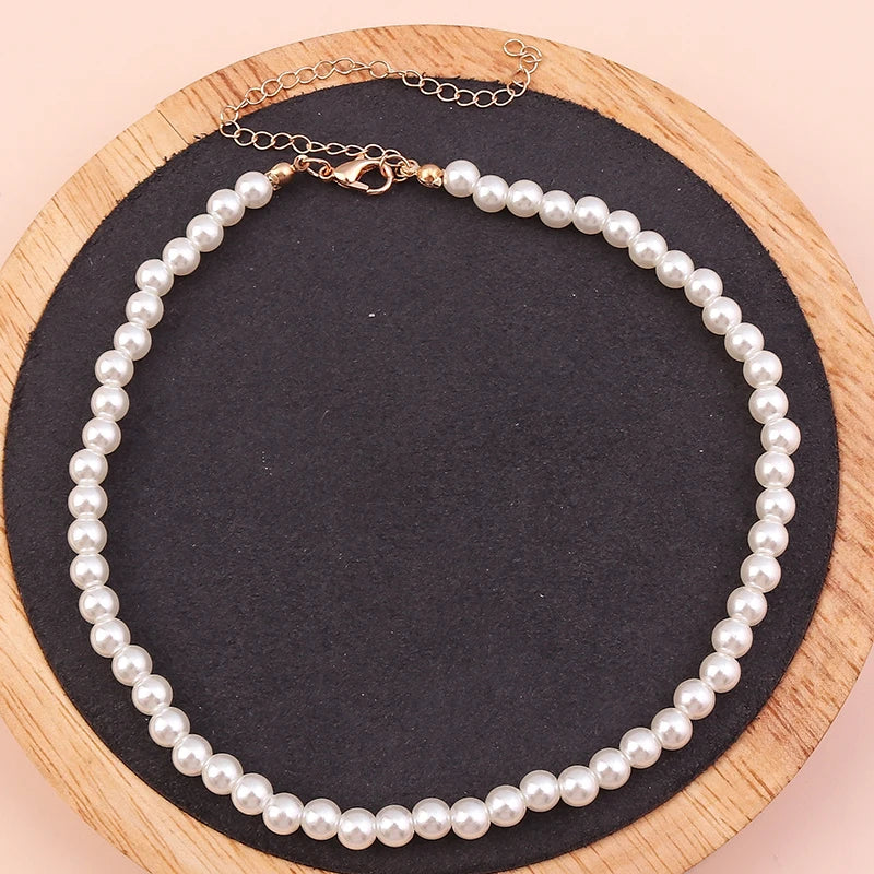 Collier ras du cou classique en perles d'imitation pour femme – Élégant collier de perles pour mariée et mariage