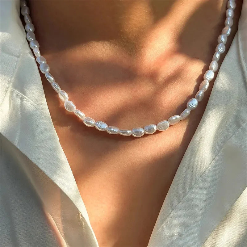 Collier ras-de-cou vintage élégant en perles pour femme – Bijou en perles imitation goutte d'eau pour mariages et fêtes
