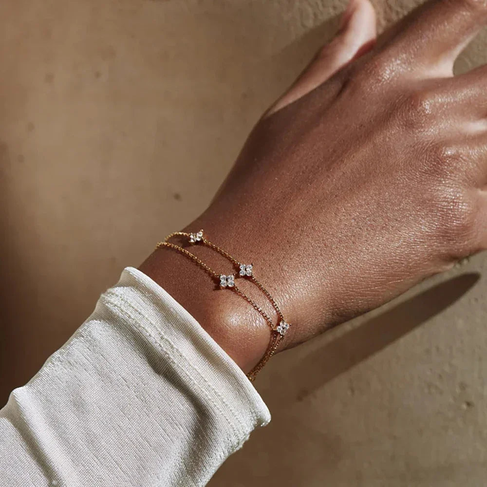 Collier trèfle à quatre feuilles plaqué or 18 carats pour femme – Acier inoxydable avec détails en zircone | Cadeau bijou de luxe