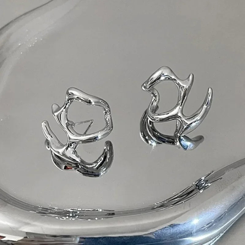 Bague vintage plissée irrégulière en or – Bague géométrique Y2K en métal liquide pour femme