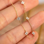Collier trèfle à quatre feuilles plaqué or 18 carats pour femme – Acier inoxydable avec détails en zircone | Cadeau bijou de luxe