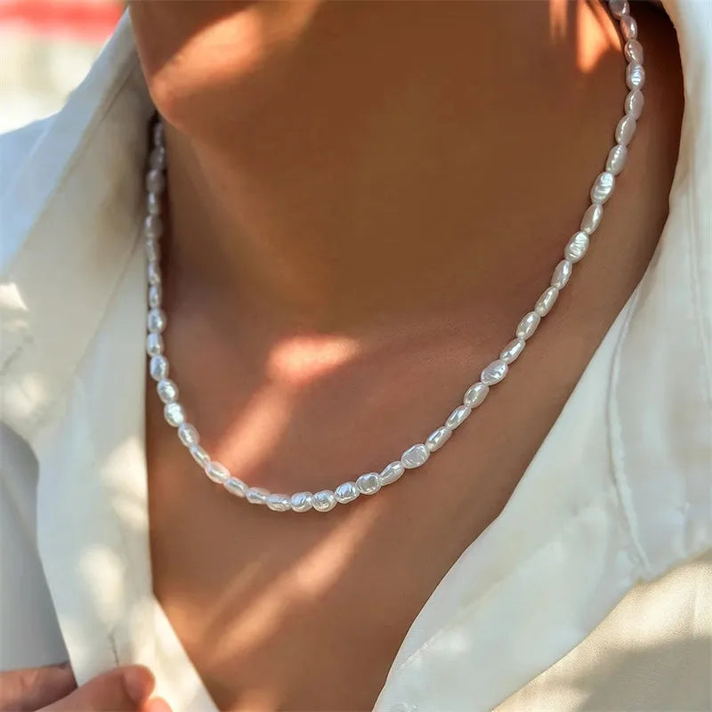 Collier ras-de-cou vintage élégant en perles pour femme – Bijou en perles imitation goutte d'eau pour mariages et fêtes