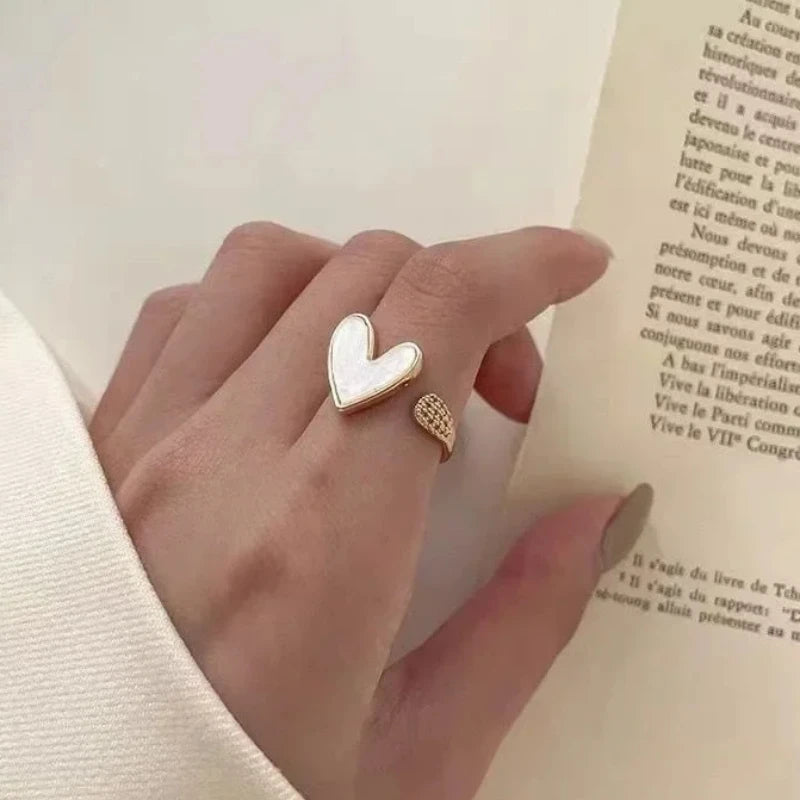 Bague Elariah ajustable en forme de cœur pour femme – Bague cocktail papillon vintage en zircon et perle | Bijou romantique pour mariage et soirée