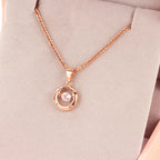 Collier avec pendentif rond en cristal et or rose 14 carats – Chaîne de clavicule classique en zircon pour femme