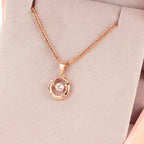 Collier avec pendentif rond en cristal et or rose 14 carats – Chaîne de clavicule classique en zircon pour femme