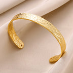 Brazalete vintage irregular de oro: brazalete abierto de acero inoxidable para mujer y hombre.