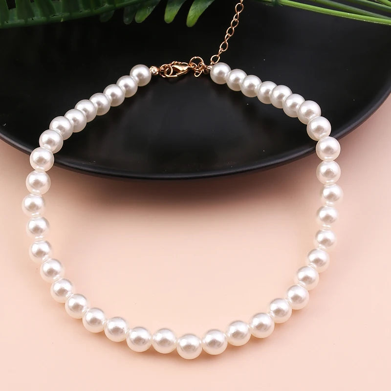 Collier ras du cou classique en perles d'imitation pour femme – Élégant collier de perles pour mariée et mariage
