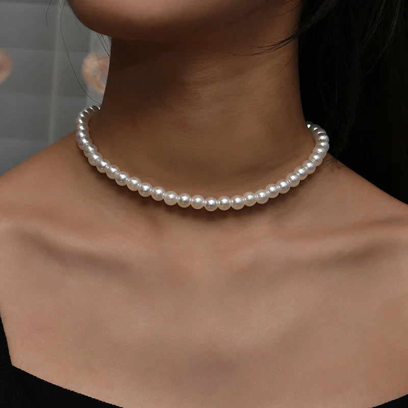Collier ras du cou classique en perles d'imitation pour femme – Élégant collier de perles pour mariée et mariage