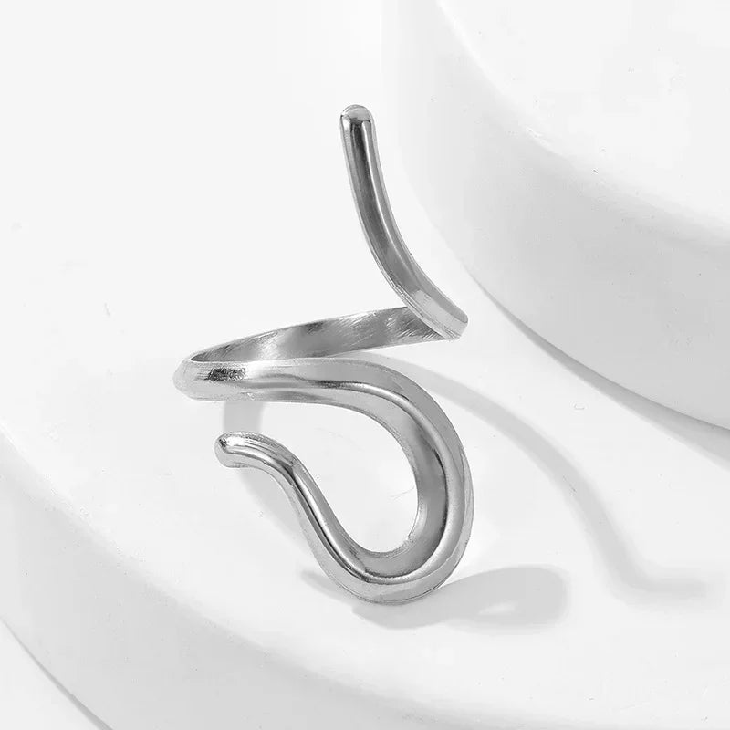 Bague cocktail géométrique Elariah en acier inoxydable plaqué or 14 carats – Bague de soirée audacieuse pour femme