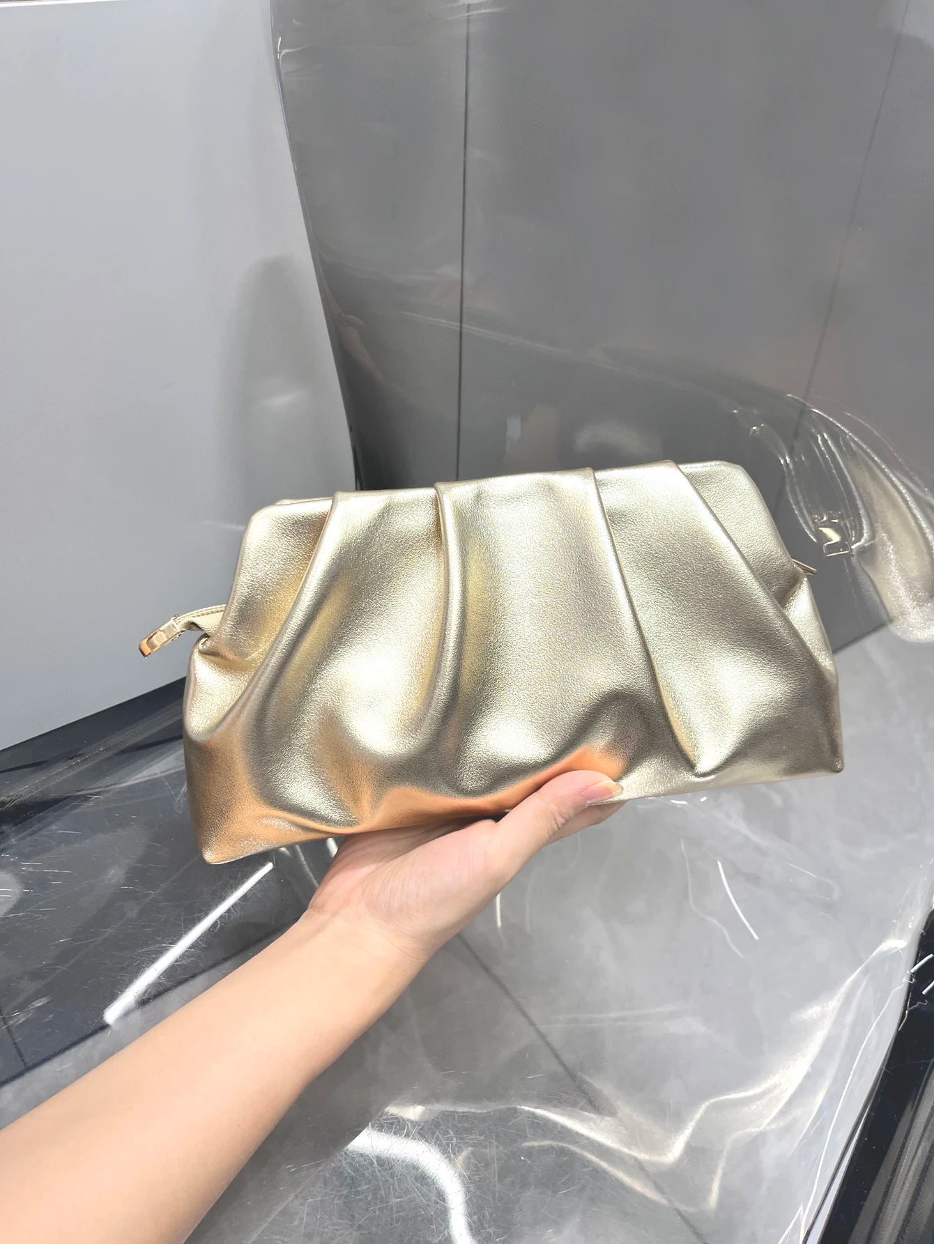 Elariah Luxury Chain Shoulder Clutch Bag – Elegant PU Leather Evening Purse for Weddings & Parties