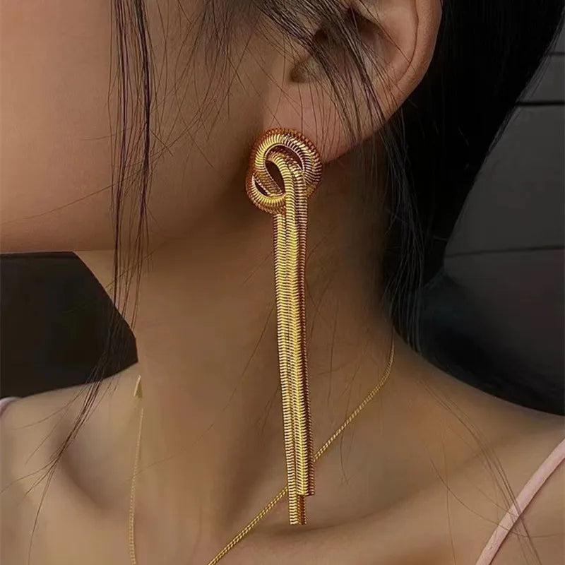 Boucles d'oreilles longues à pampilles de luxe exagérées – Bijoux tendance à chaîne géométrique en or
