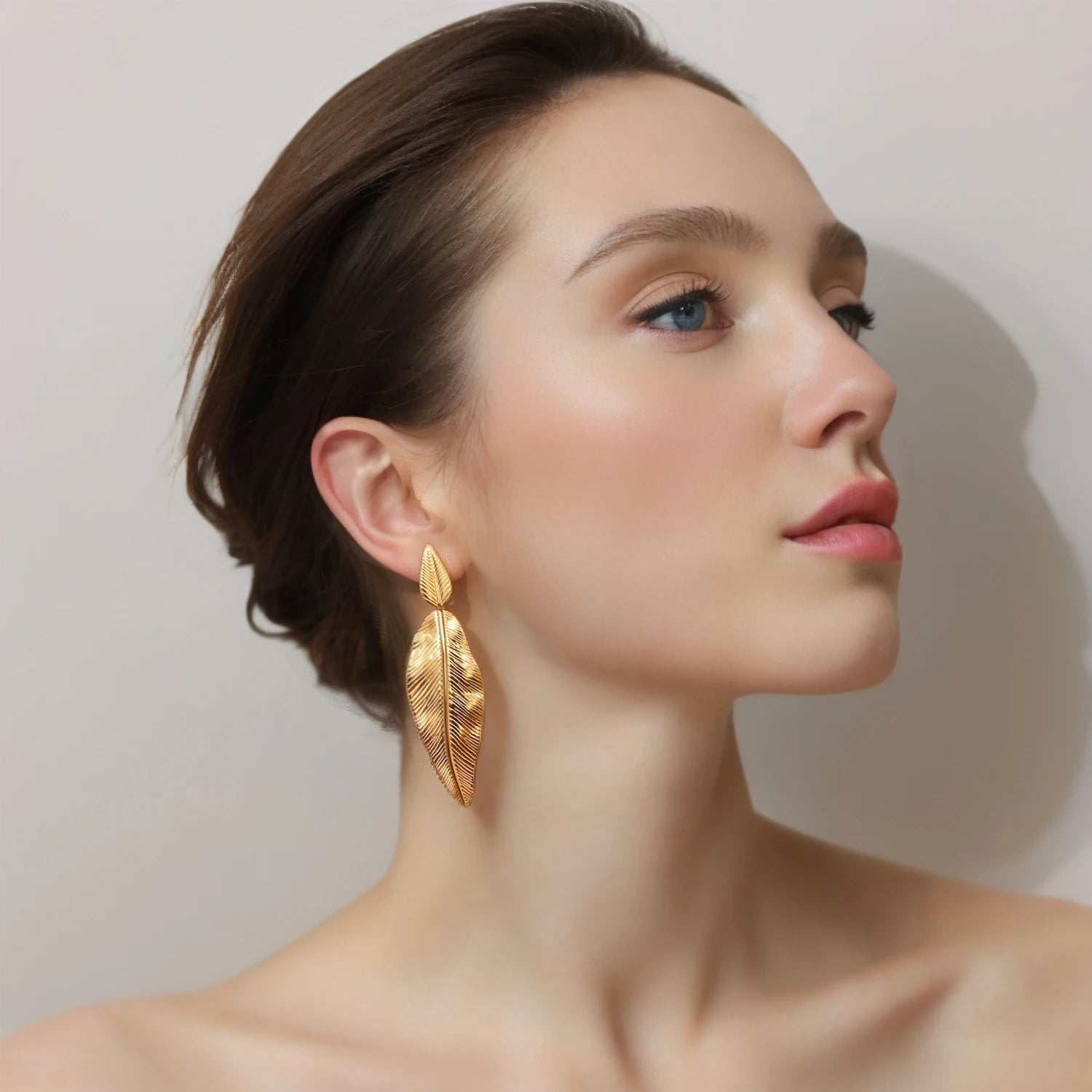 Boucles d'oreilles pendantes élégantes en forme de feuille pour femme – Acier inoxydable plaqué or 18 carats, hypoallergénique
